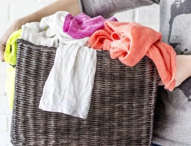 Διαβάστε αναλυτικά τι σημαίνουν τα σύμβολα στις ετικέτες των ρούχων